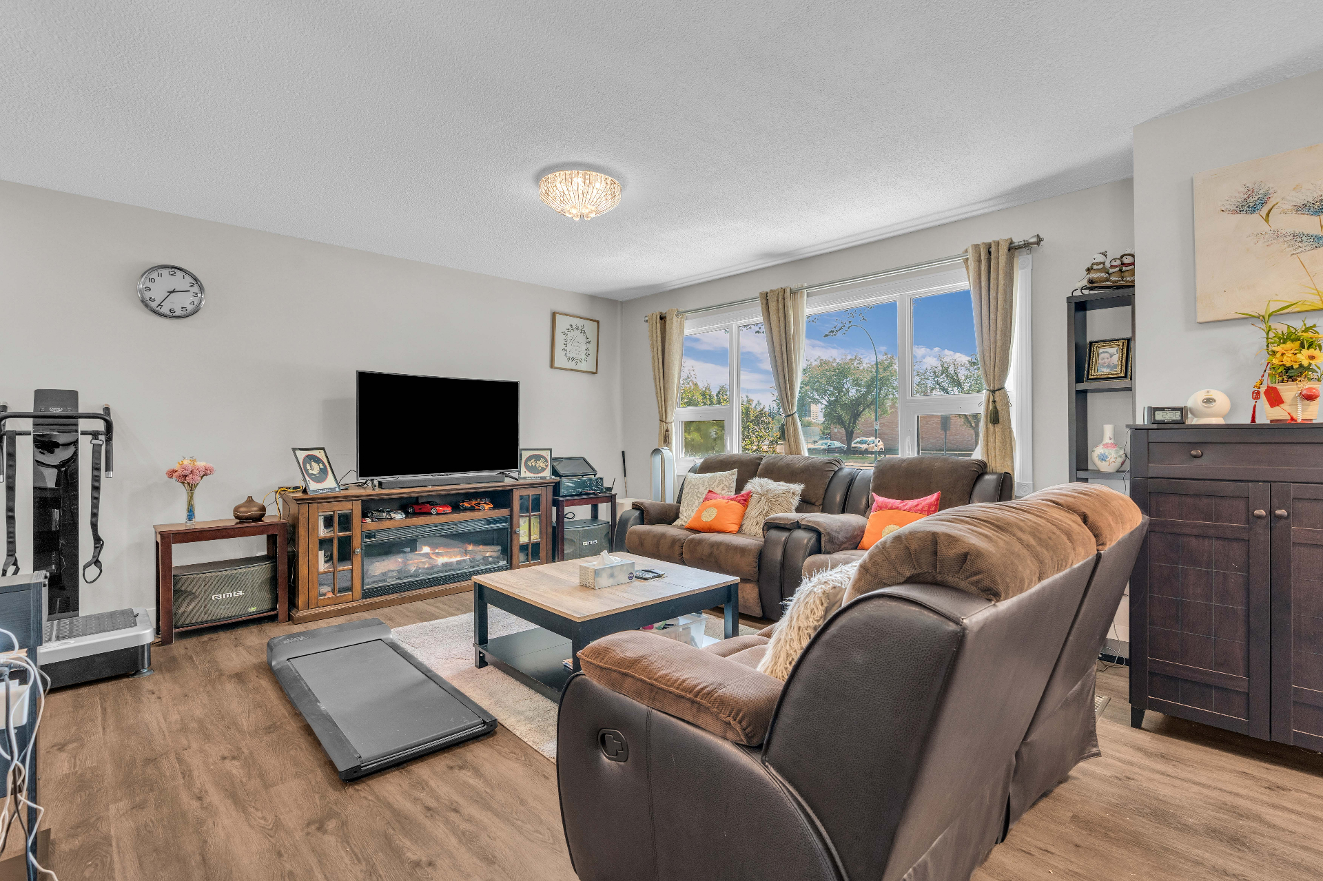 ✨萨斯卡通四卧两卫学区好房出租✨ - 8